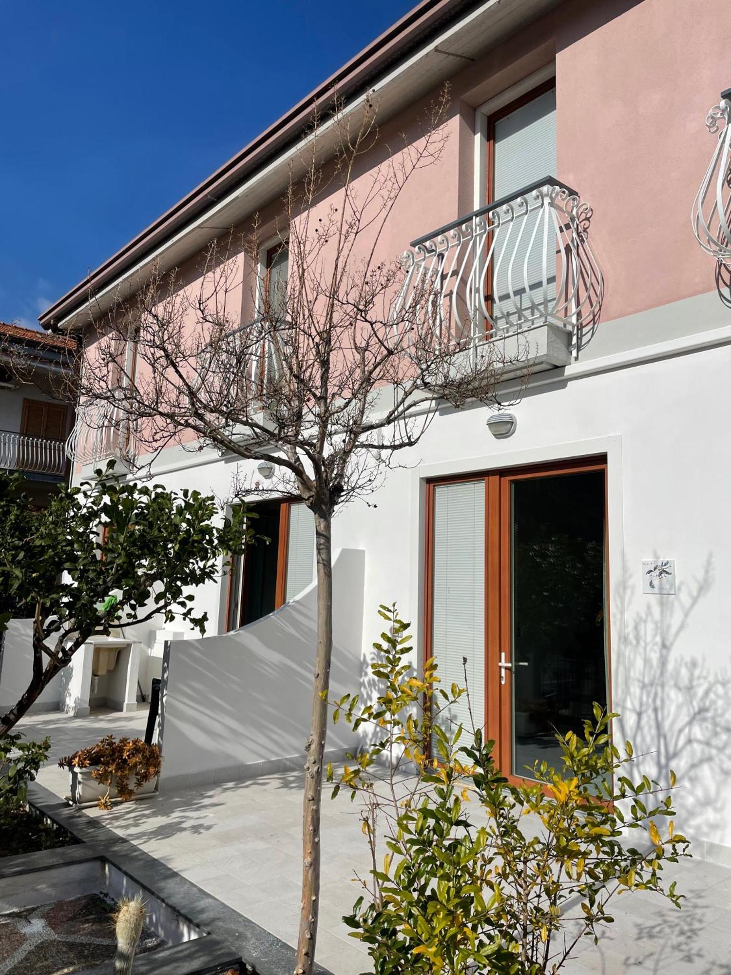 Tuttifrutti Holiday Acireale Exterior photo